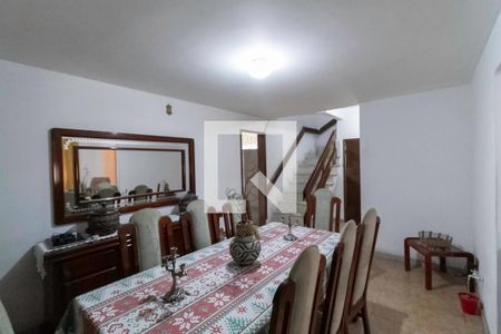 Casa à venda com 300m², 4 quartos e 3 vagas Casa à venda com 300m², 4 quartos e 3 vagasCopa