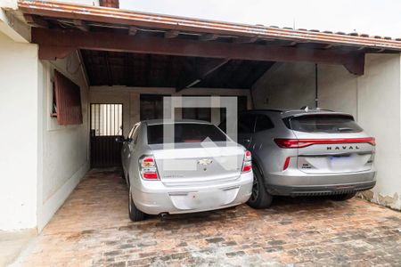 Casa à venda com 300m², 4 quartos e 3 vagas Casa à venda com 300m², 4 quartos e 3 vagasGaragem