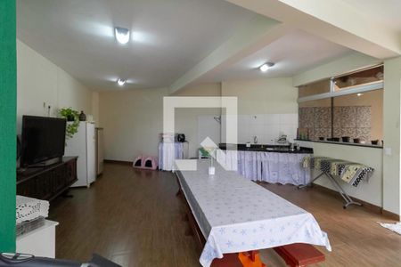 Casa à venda com 300m², 4 quartos e 3 vagas Casa à venda com 300m², 4 quartos e 3 vagasÁrea Gourmet