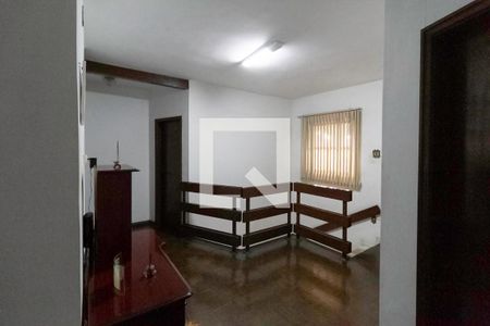 Corredor de casa à venda com 4 quartos, 300m² em Planalto, Belo Horizonte