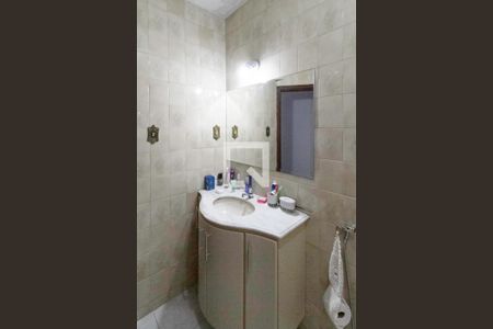 Casa à venda com 300m², 4 quartos e 3 vagas Casa à venda com 300m², 4 quartos e 3 vagasBanheiro social