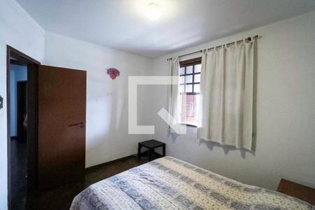 Casa à venda com 300m², 4 quartos e 3 vagas Casa à venda com 300m², 4 quartos e 3 vagasQuarto 1