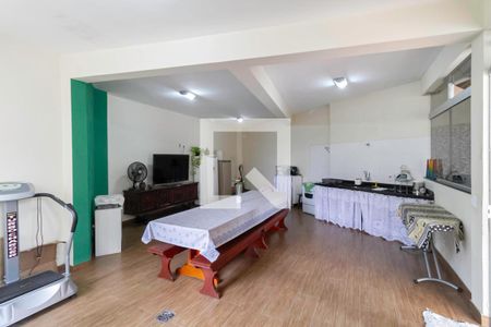 Casa à venda com 300m², 4 quartos e 3 vagas Casa à venda com 300m², 4 quartos e 3 vagasÁrea Gourmet