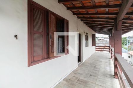 Casa à venda com 300m², 4 quartos e 3 vagas Casa à venda com 300m², 4 quartos e 3 vagasVaranda