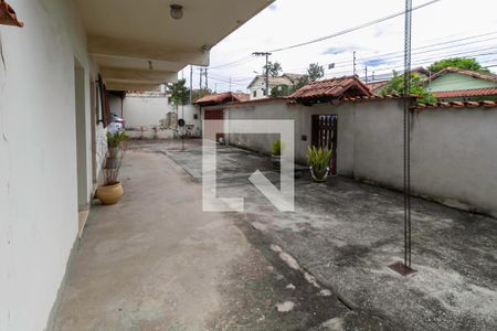 Casa à venda com 300m², 4 quartos e 3 vagas Casa à venda com 300m², 4 quartos e 3 vagasEntrada