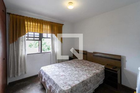 Casa à venda com 300m², 4 quartos e 3 vagas Casa à venda com 300m², 4 quartos e 3 vagasSuíte