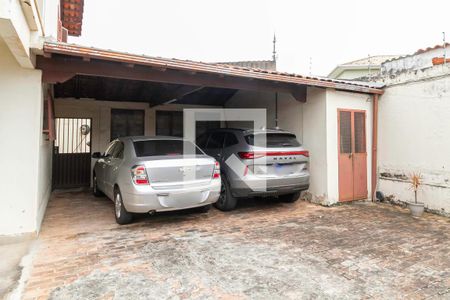 Casa à venda com 300m², 4 quartos e 3 vagas Casa à venda com 300m², 4 quartos e 3 vagasGaragem
