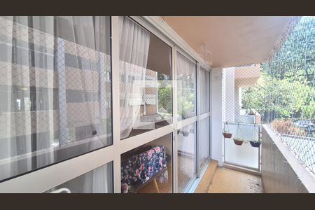 Apartamento à venda com 149m², 3 quartos e 2 vagas Apartamento à venda com 149m², 3 quartos e 2 vagasVaranda