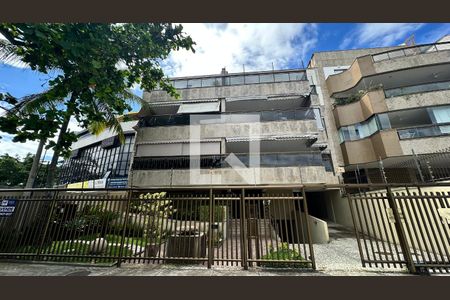 Apartamento à venda com 250m², 5 quartos e 2 vagas Apartamento à venda com 250m², 5 quartos e 2 vagasFachada