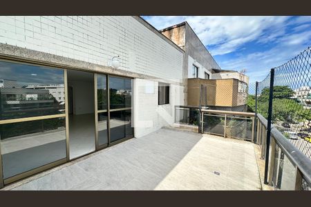 Apartamento à venda com 250m², 5 quartos e 2 vagas Apartamento à venda com 250m², 5 quartos e 2 vagasÁrea Externa