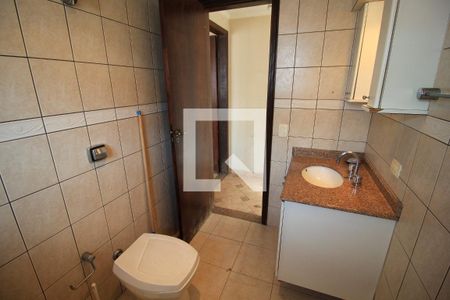 Casa para alugar com 320m², 4 quartos e 1 vaga Casa para alugar com 320m², 4 quartos e 1 vagaBanheiro de Serviço