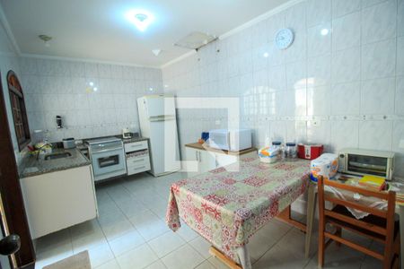 Casa para alugar com 320m², 4 quartos e 1 vaga Casa para alugar com 320m², 4 quartos e 1 vagaCozinha