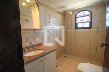 Casa para alugar com 320m², 4 quartos e 1 vaga Casa para alugar com 320m², 4 quartos e 1 vagaBanheiro de Serviço