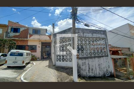 Casa para alugar com 320m², 4 quartos e 1 vaga Casa para alugar com 320m², 4 quartos e 1 vagaFachada