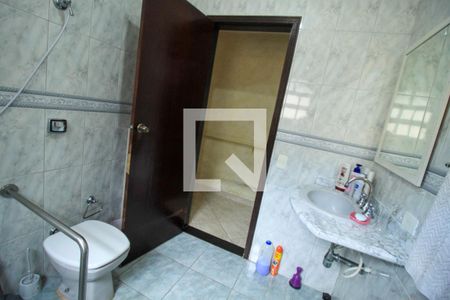 Casa para alugar com 320m², 4 quartos e 1 vaga Casa para alugar com 320m², 4 quartos e 1 vagaBanheiro