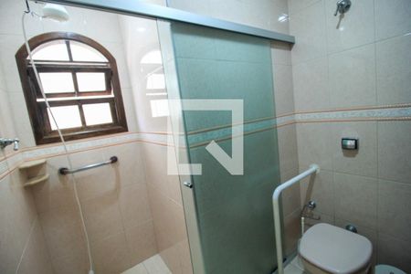 Casa para alugar com 320m², 4 quartos e 1 vaga Casa para alugar com 320m², 4 quartos e 1 vagaBanheiro 2