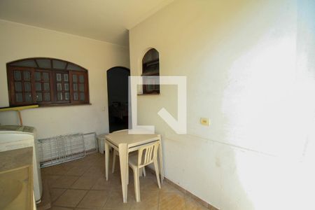 Casa para alugar com 320m², 4 quartos e 1 vaga Casa para alugar com 320m², 4 quartos e 1 vagaÁrea de Serviço