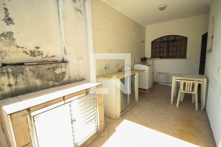 Casa para alugar com 320m², 4 quartos e 1 vaga Casa para alugar com 320m², 4 quartos e 1 vagaÁrea de Serviço