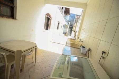 Casa para alugar com 320m², 4 quartos e 1 vaga Casa para alugar com 320m², 4 quartos e 1 vagaÁrea de Serviço