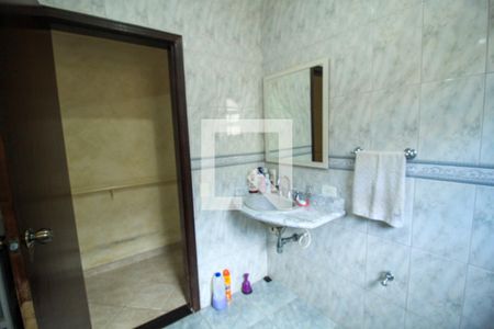 Casa para alugar com 320m², 4 quartos e 1 vaga Casa para alugar com 320m², 4 quartos e 1 vagaBanheiro