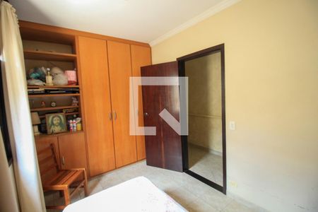 Casa para alugar com 320m², 4 quartos e 1 vaga Casa para alugar com 320m², 4 quartos e 1 vagaQuarto 2