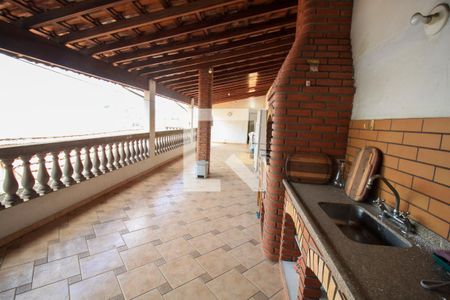 Casa para alugar com 320m², 4 quartos e 1 vaga Casa para alugar com 320m², 4 quartos e 1 vagaÁrea comum