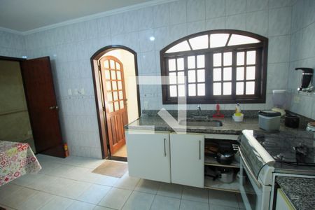 Casa para alugar com 320m², 4 quartos e 1 vaga Casa para alugar com 320m², 4 quartos e 1 vagaCozinha