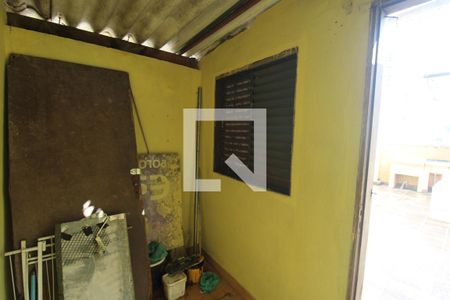 Casa à venda com 230m², 4 quartos e 2 vagasCasa 2 - Área de Serviço - Quarto