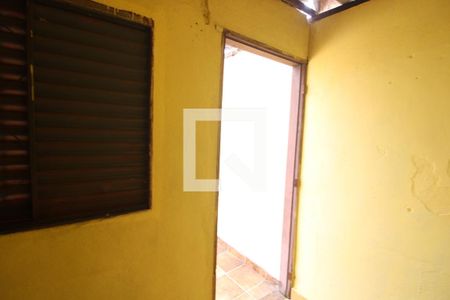 Casa à venda com 230m², 4 quartos e 2 vagasCasa 2 - Área de Serviço - Quarto