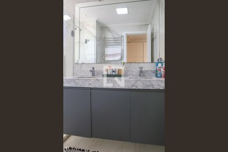 Apartamento à venda com 143m², 3 quartos e 2 vagasBanheiro da Suíte 1