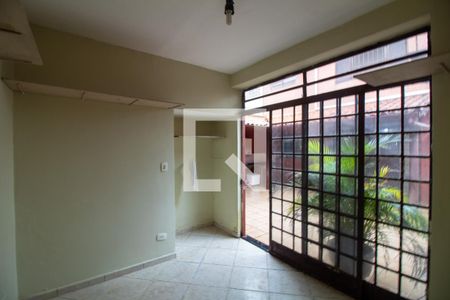 Casa à venda com 147m², 3 quartos e 2 vagas Casa à venda com 147m², 3 quartos e 2 vagasEscritório