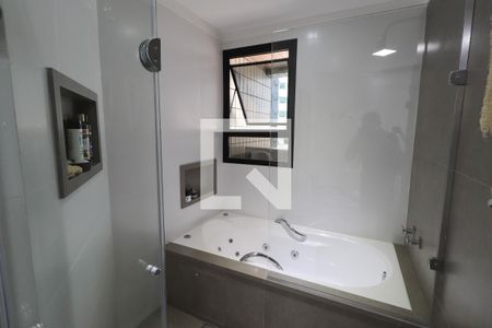 Apartamento à venda com 176m², 4 quartos e 2 vagasBanheiro da Suíte 