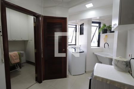 Apartamento à venda com 176m², 4 quartos e 2 vagasÁrea de Serviço