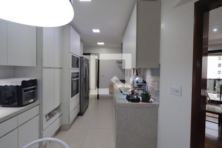 Apartamento à venda com 176m², 4 quartos e 2 vagasCozinha