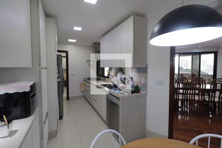 Apartamento à venda com 176m², 4 quartos e 2 vagasCozinha