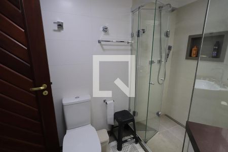 Apartamento à venda com 176m², 4 quartos e 2 vagasBanheiro da Suíte 2