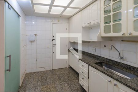 Apartamento à venda com 123m², 3 quartos e 2 vagas Apartamento à venda com 123m², 3 quartos e 2 vagasCozinha