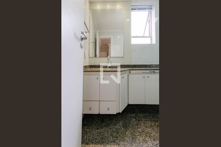 Apartamento à venda com 123m², 3 quartos e 2 vagas Apartamento à venda com 123m², 3 quartos e 2 vagasBanheiro suíte