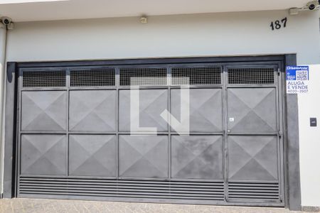 Casa para alugar com 250m², 3 quartos e 2 vagas Casa para alugar com 250m², 3 quartos e 2 vagasPlaca