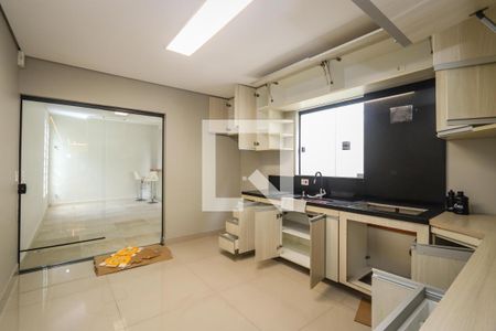 Casa para alugar com 250m², 3 quartos e 2 vagas Casa para alugar com 250m², 3 quartos e 2 vagasCozinha