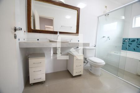 Casa de condomínio à venda com 480m², 4 quartos e 4 vagasBanheiro 1