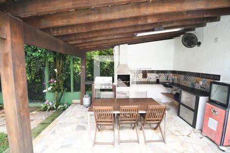 Casa de condomínio à venda com 480m², 4 quartos e 4 vagasVaranda gourmet