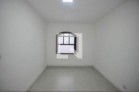 Casa para alugar com 200m², 3 quartos e 2 vagas Casa para alugar com 200m², 3 quartos e 2 vagasSuíte