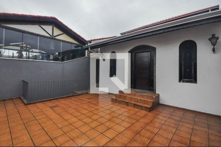 Casa para alugar com 200m², 3 quartos e 2 vagas Casa para alugar com 200m², 3 quartos e 2 vagasTerraço