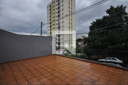 Casa para alugar com 200m², 3 quartos e 2 vagas Casa para alugar com 200m², 3 quartos e 2 vagasTerraço