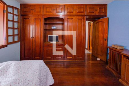 Casa à venda com 549m², 6 quartos e 6 vagasQuarto 2