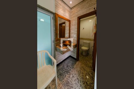 Casa à venda com 549m², 6 quartos e 6 vagasBanheiro área de Serviço