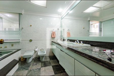 Casa à venda com 549m², 6 quartos e 6 vagasBanheiro suíte