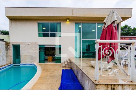 Casa à venda com 549m², 6 quartos e 6 vagasÁrea externa