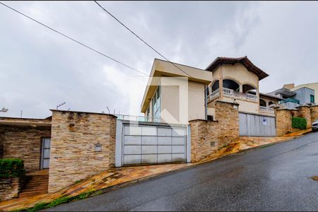 Casa à venda com 549m², 6 quartos e 6 vagasFachada